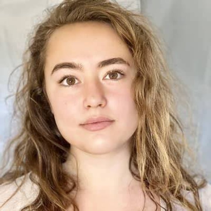 Ava Bellows Bio (Wiki) 