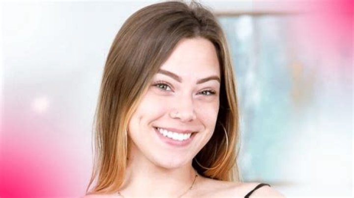 Avery Christine Bio (Wiki) 