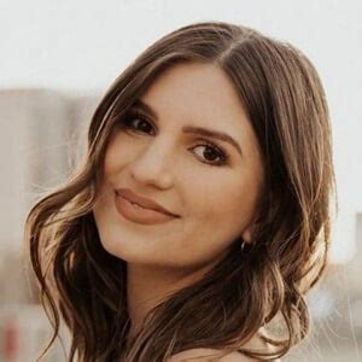 Carlin Bates Bio (Wiki) 