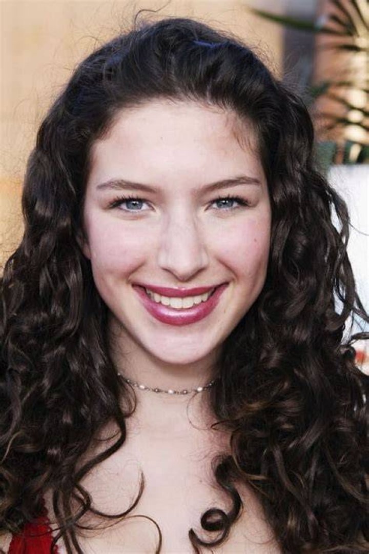 Clara Bryant Bio (Wiki) 