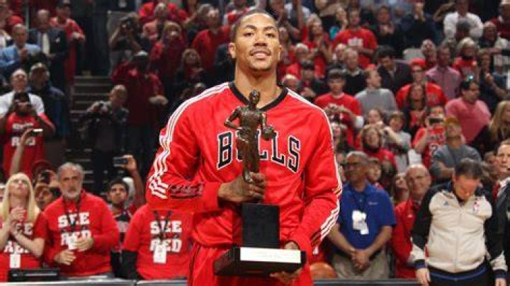 Does Derrick Rose have a ring?