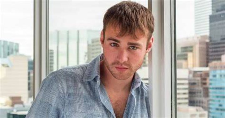 Emory Cohen Bio (Wiki) 