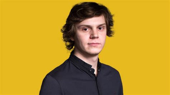 Evan Peters Bio (Wiki) 