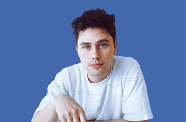 Finn Roberts Bio (Wiki) 