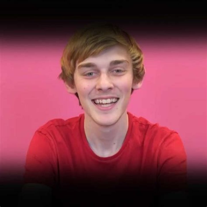 Logan Thirtyacre Bio (Wiki) 