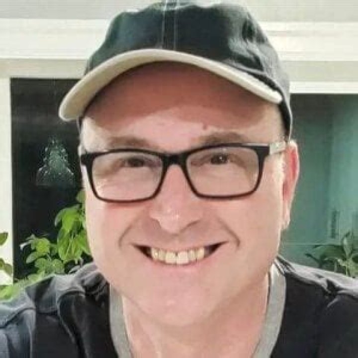 Rob Kenney Bio (Wiki) 